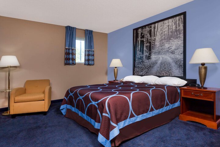 Room 8 of 36