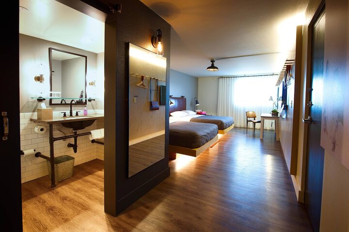 Room 38 of 80