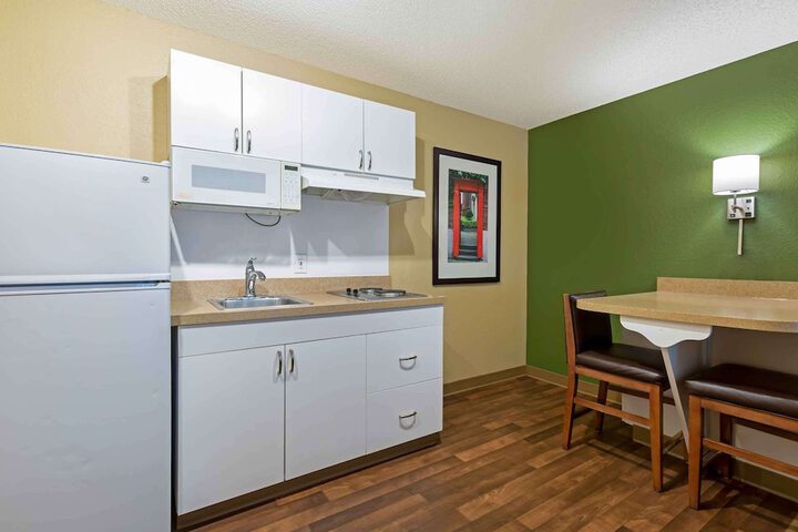 Extended Stay America Suites Washington DC Falls Church
