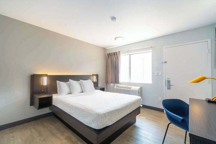 Room 32 of 36