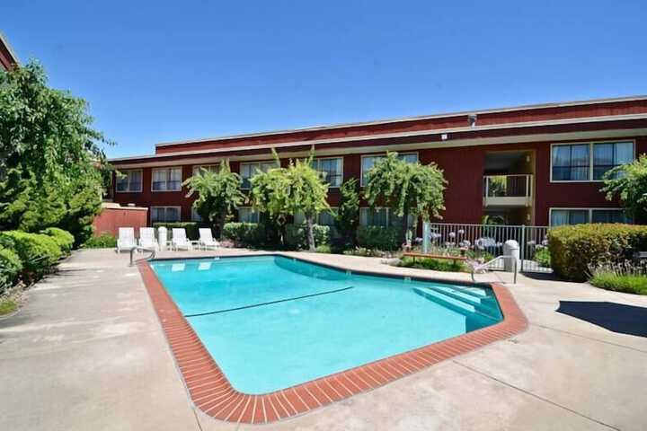 Pool 10 of 46