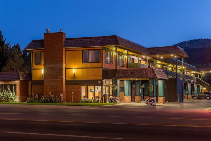 Rabbit Ears Motel
