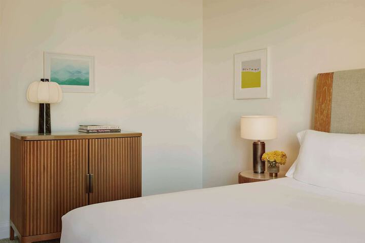 Room 65 of 97