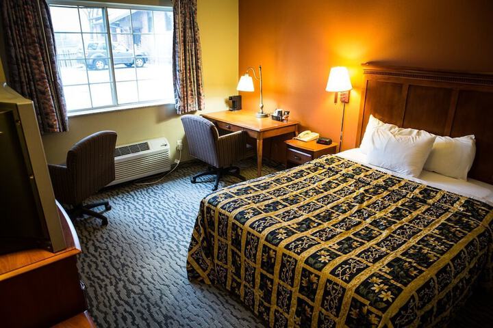 Room 12 of 19