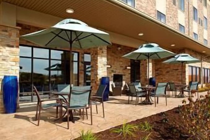 Hawthorn Suites by Wyndham Wheeling at the Highlands