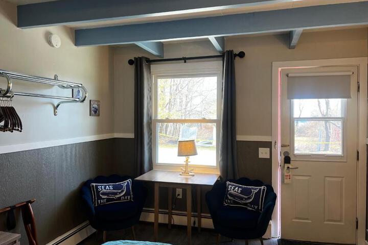 Claddagh Motel & Suites
