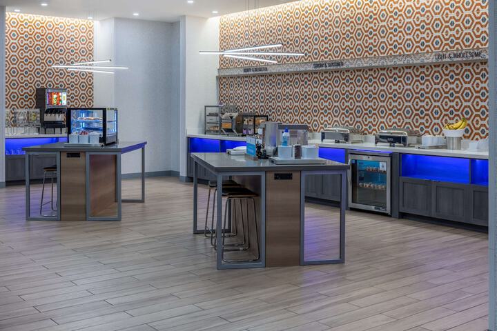 Breakfast/Coffee Service 34 of 43