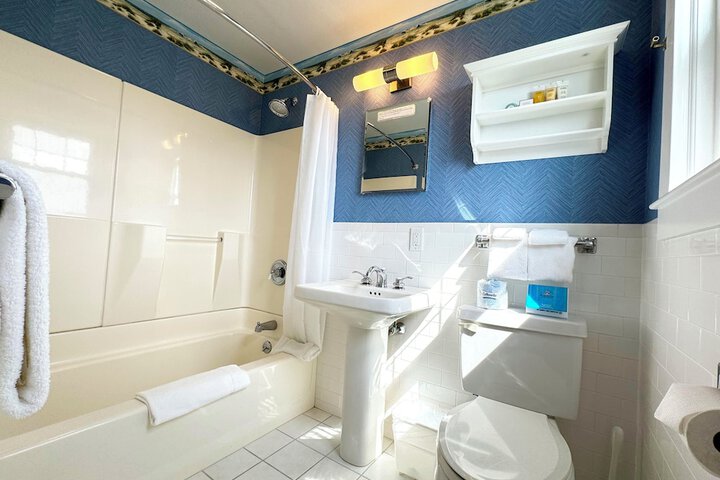 Room 30 of 77
