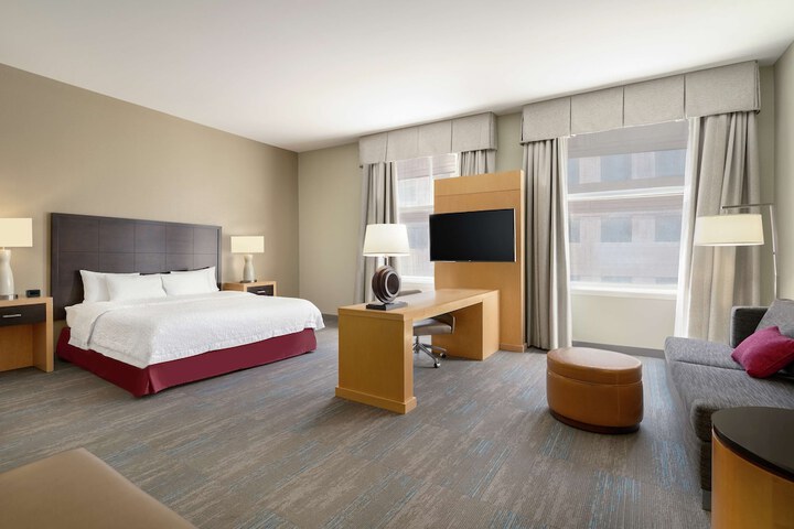 Room 34 of 108