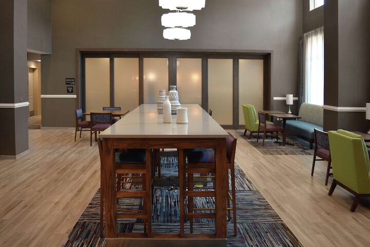 Hampton Inn & Suites Philadelphia / Media