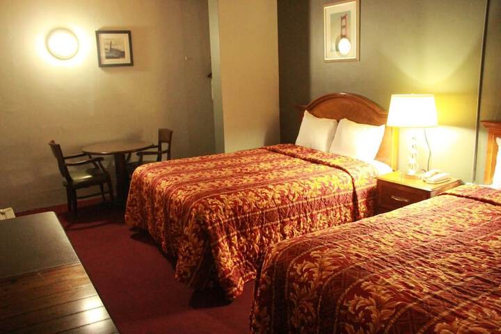 Room 20 of 39