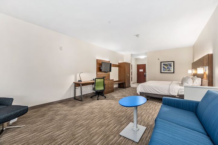 Room 30 of 82