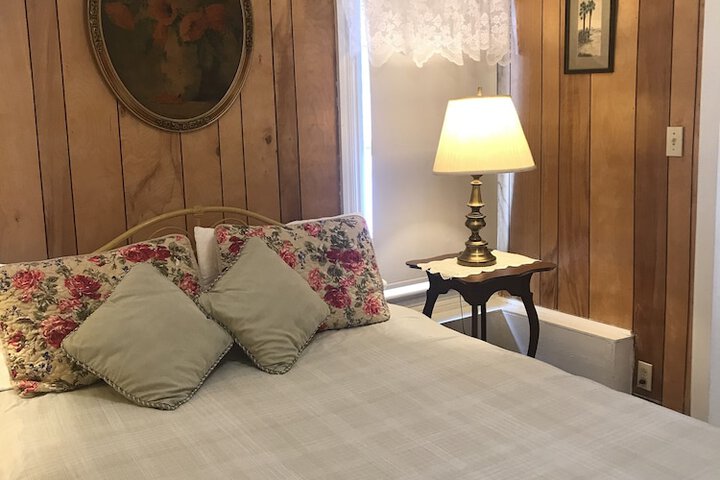Room 35 of 62
