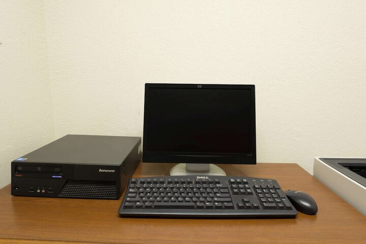 Business Center 26 of 26