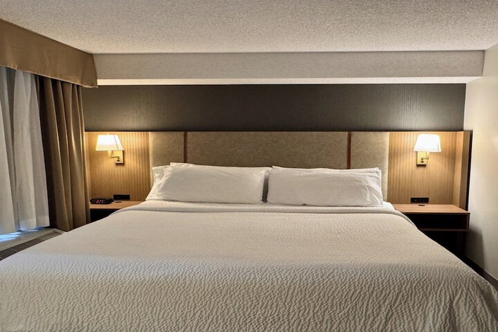 Room 22 of 34