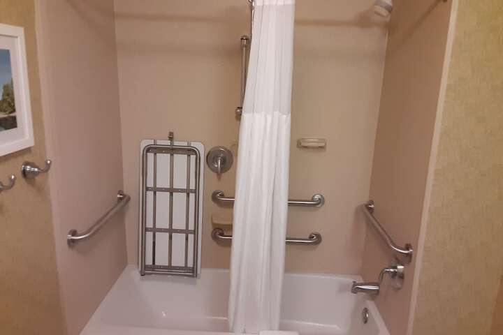 Room 12 of 28