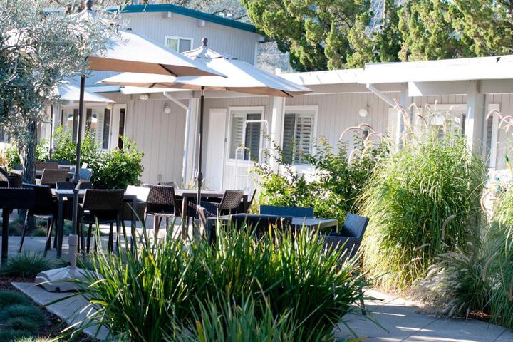 Calistoga Spa Hot Springs - Authentic Hot Springs Spa & Resort