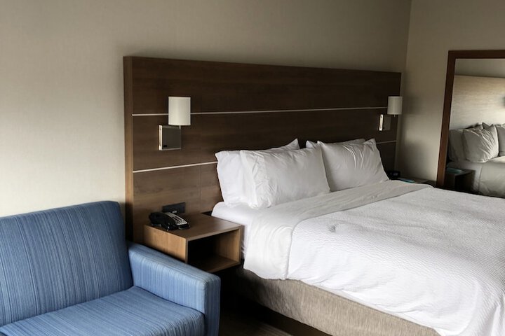 Holiday Inn Express Mt. Vernon by IHG
