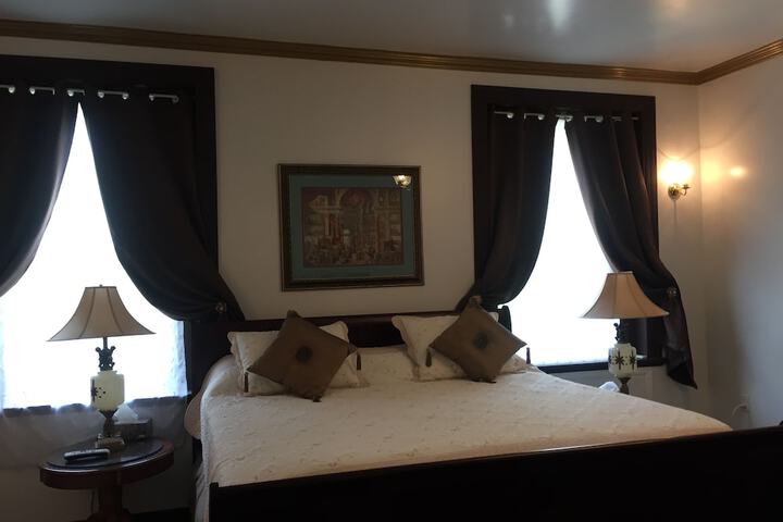 Room 9 of 35