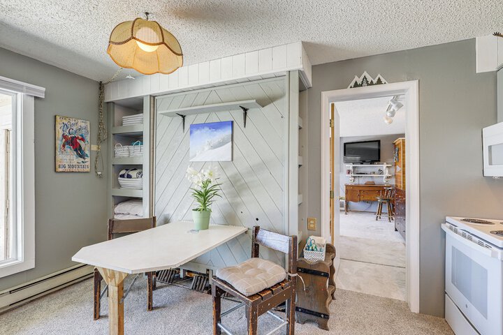 Picturesque Mt. Spokane Condo Near Skiing & Biking!