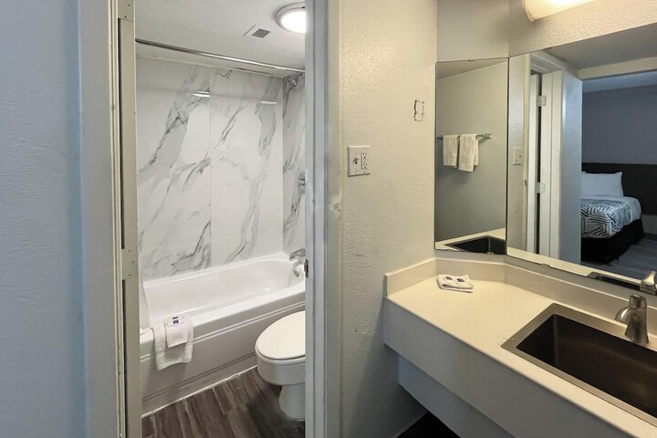 Studio 6 Extended Stay Fairfield OH - Cincinnati