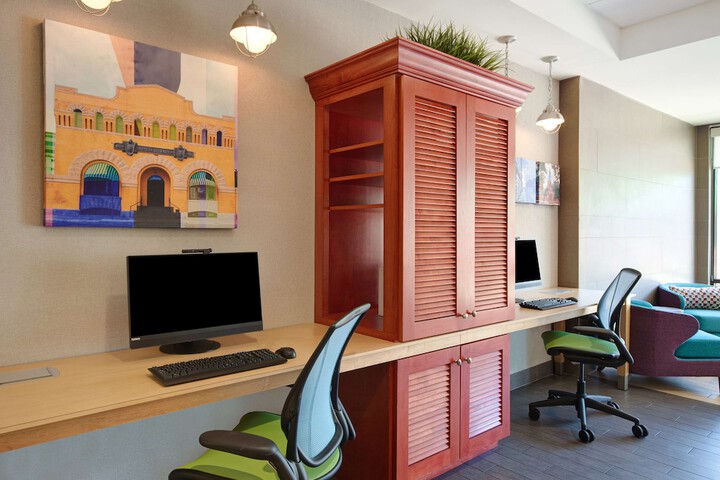 Business Center 44 of 44