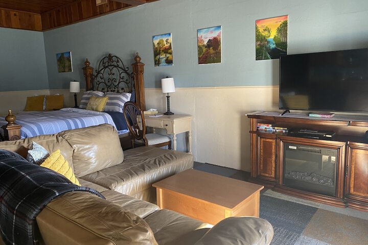 Room 33 of 51