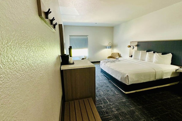 Room 15 of 38