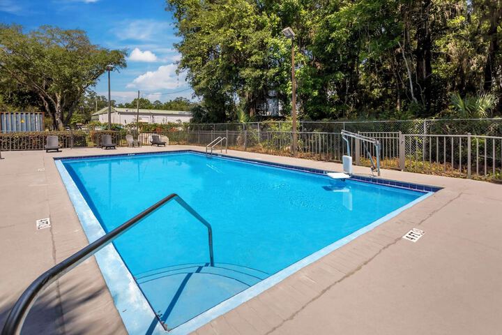 Pool 5 of 30
