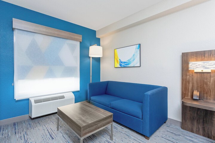 Holiday Inn Express & Suites Ormond Beach - North Daytona by IHG