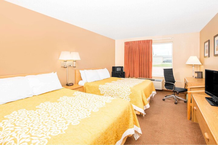 Room 13 of 18