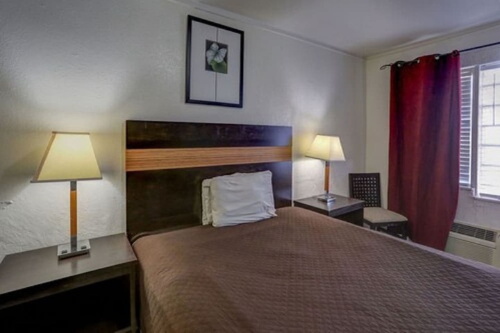 Room 43 of 72