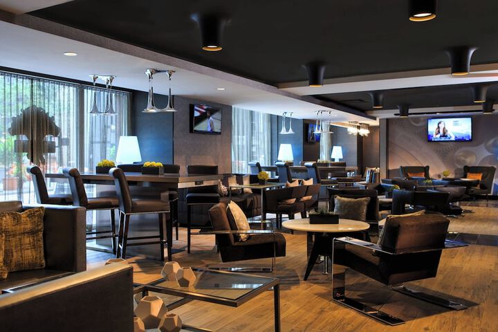 Renaissance Cincinnati Downtown Hotel