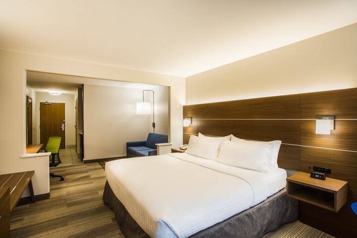 Holiday Inn Express & Suites Cedar City by IHG