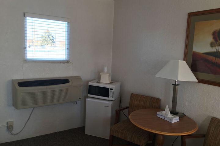 Room 16 of 40