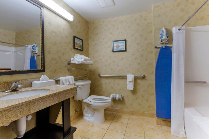 Comfort Inn & Suites Cambridge