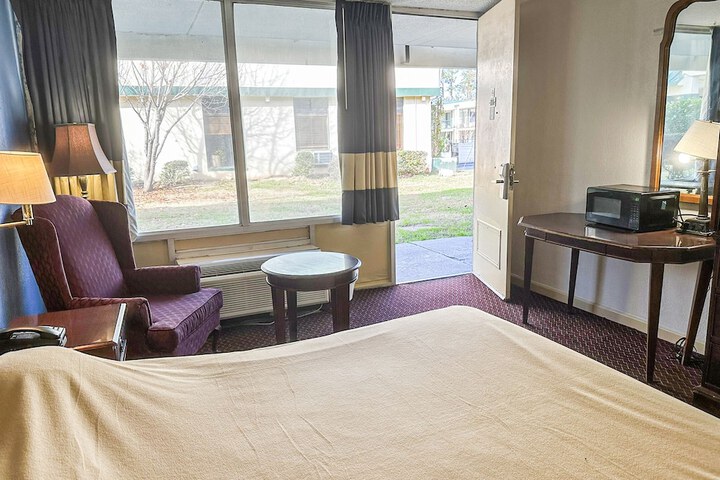 Room 32 of 95