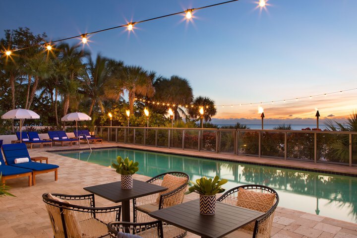 Sundeck 58 of 64