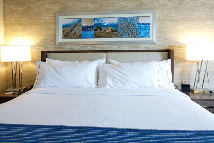 Holiday Inn Express Fargo SW - I-94 Medical Center by IHG