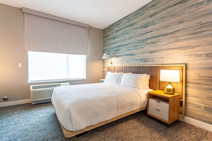 Room 60 of 82