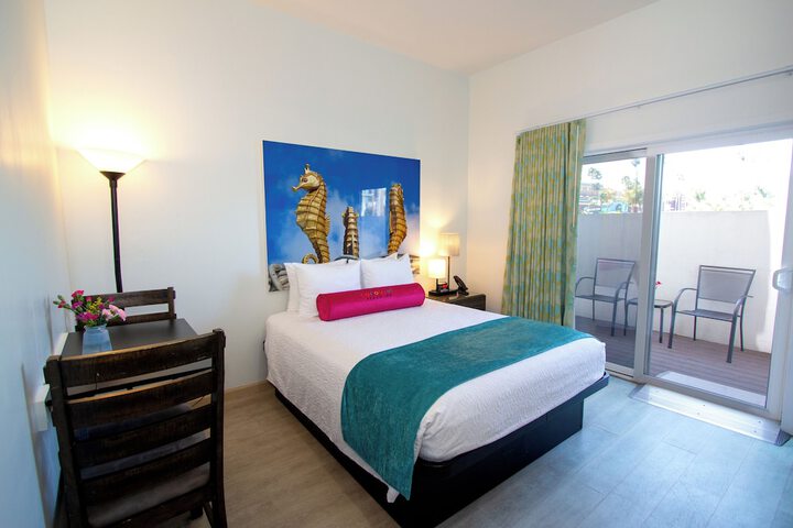 Carousel Beach Inn