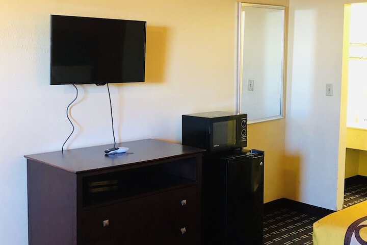 Room 13 of 27