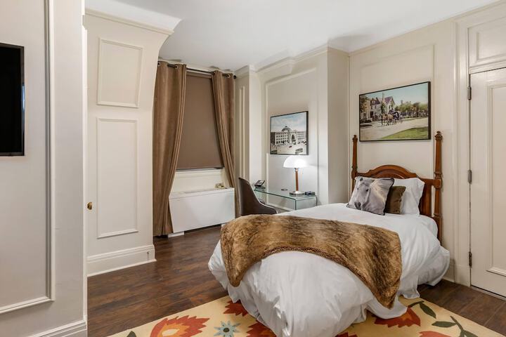 The Fort Garry Hotel Spa and Conference Centre, an Ascend Collection Hotel