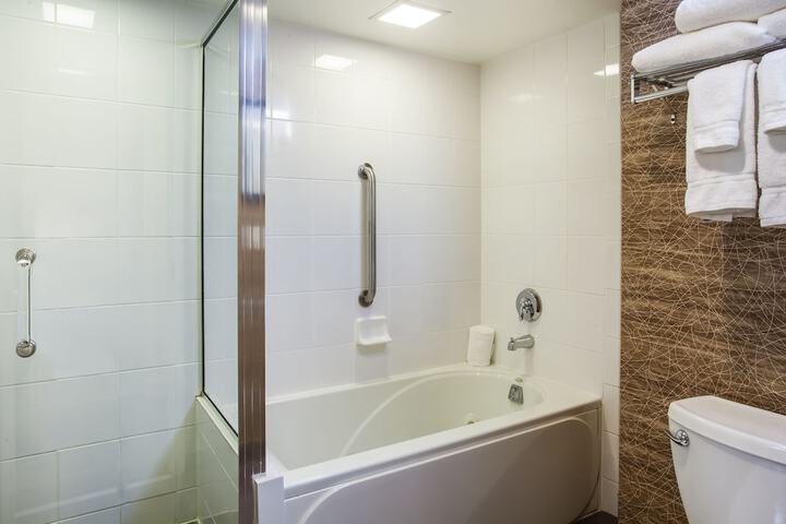 Holiday Inn Saratoga Springs by IHG