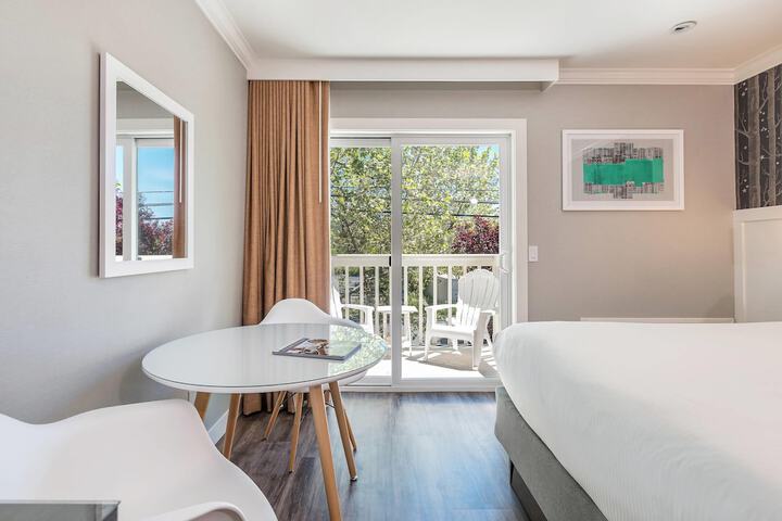 UpValley Inn & Hot Springs Napa Valley an Ascend Collection Hotel