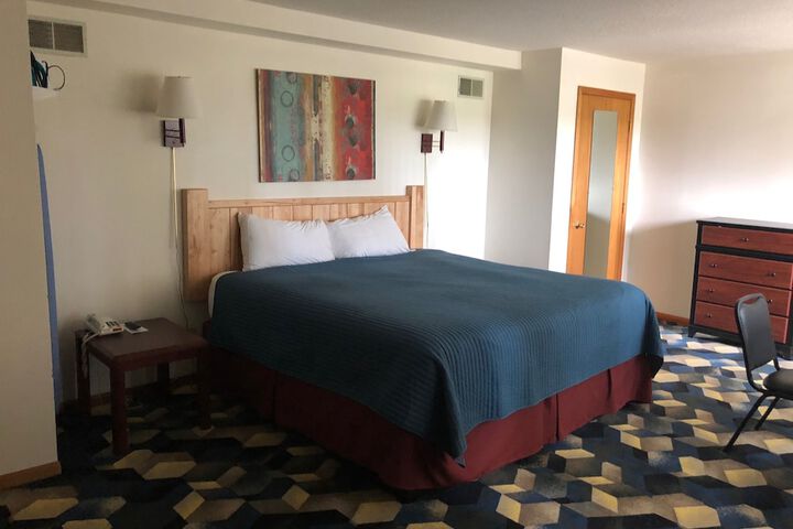 Room 80 of 98