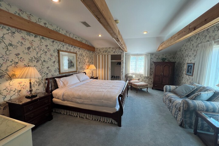 Strawtown Inn & Events