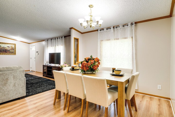 Pet-friendly Emerald Lake Retreat in Charlestown!