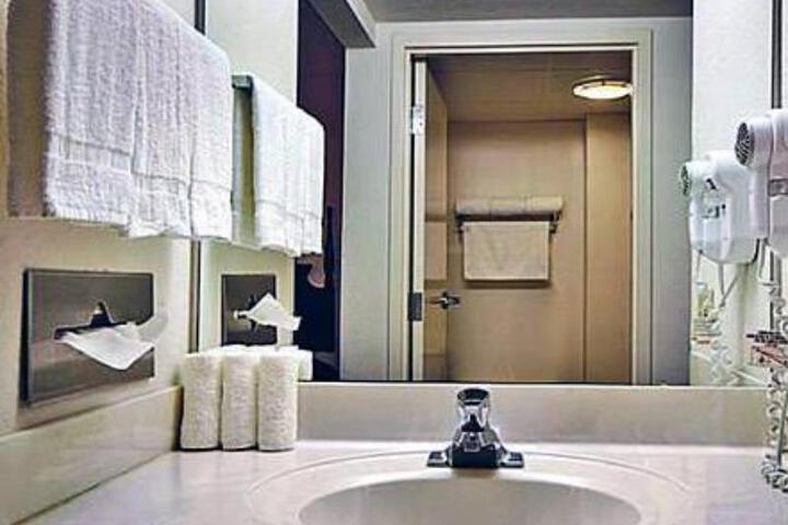 Room 40 of 40