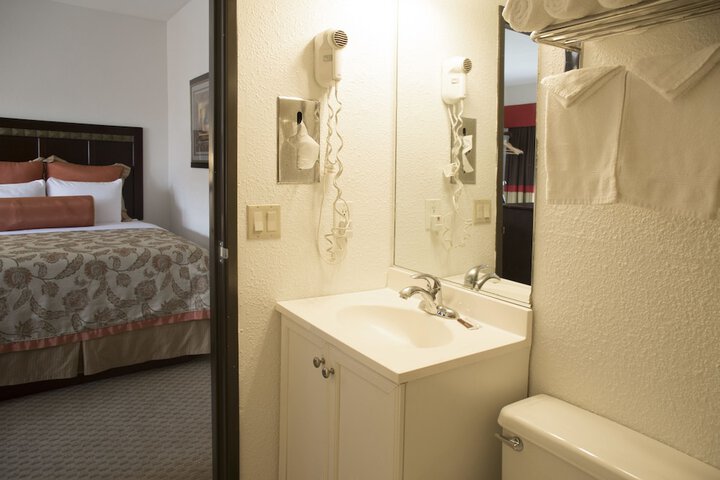 Room 15 of 35